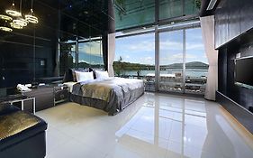 โรงแรมเลควิว